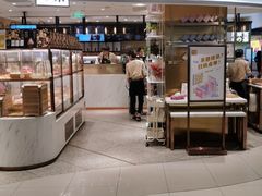 面包甜点陈列柜-奈雪的茶(新天地广场PRO店)