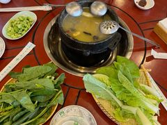 -鲁朗纳麦石锅鸡庄园