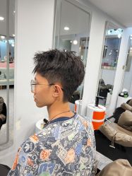 -15C7 男士理发馆 烫染专业店