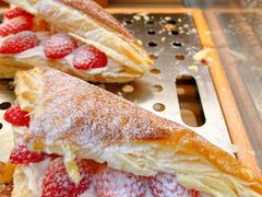 草莓抱抱酥-红星前进面包牛奶公司(君太店)