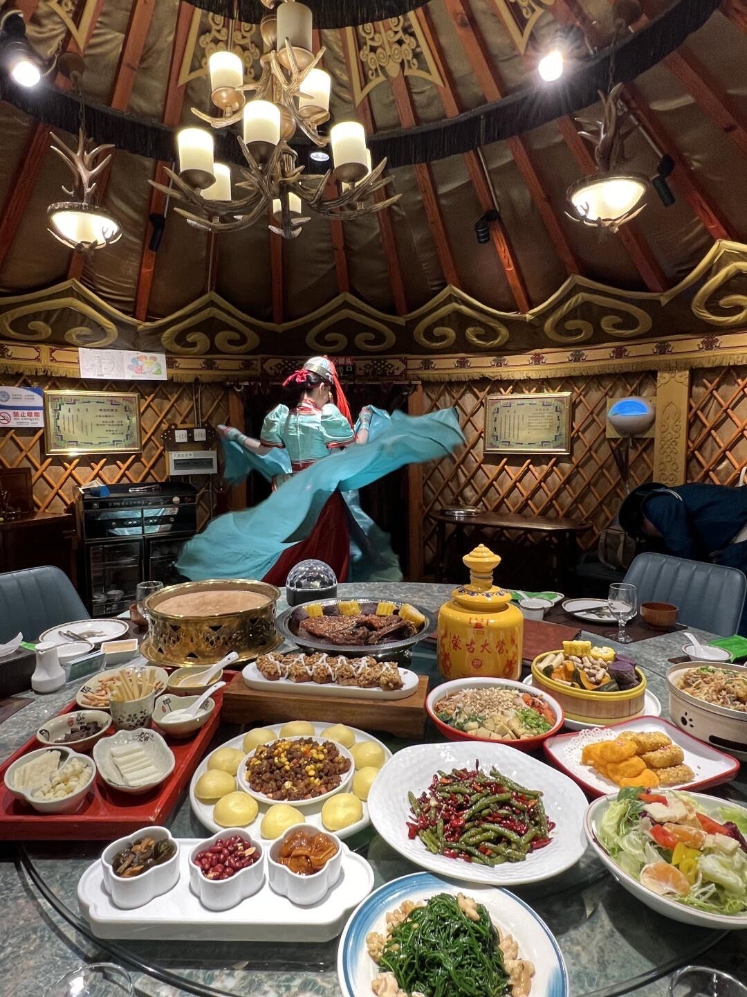 别问了!就在朝阳公园蒙古大营!