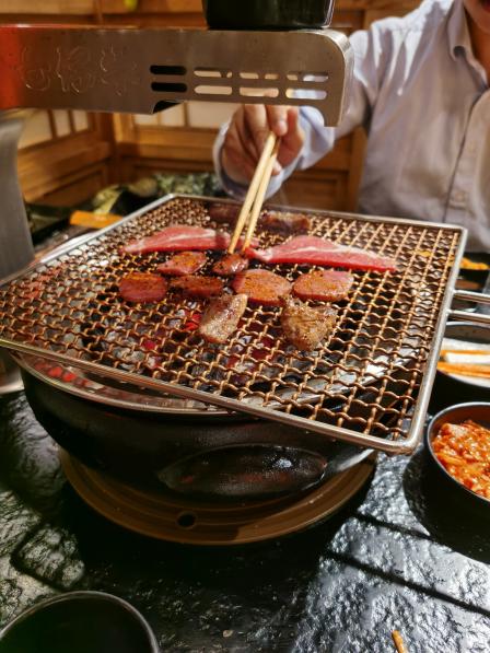 七仔牛果木烤肉(黑牛店)-"去完大草原回到酒店,不是很饿,本来不想吃.