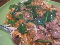 湿炒牛河-凤兴鸡煲(宝安海雅店)
