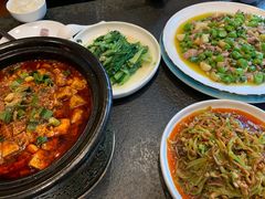-万重锦·人文川菜馆(骡马市店)