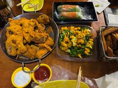 -BHC炸鸡(明洞总店)