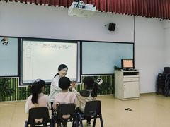 -瑞思少儿中心·少儿英语素养启蒙(勒泰直营校区)