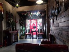 -愉肴麻辣香锅(中山路店)