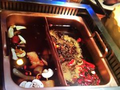 -老牌坊云南鱼豆花火锅(爱建店)