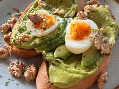 牛油果煮蛋吐司-RAC BAR(安福路店)