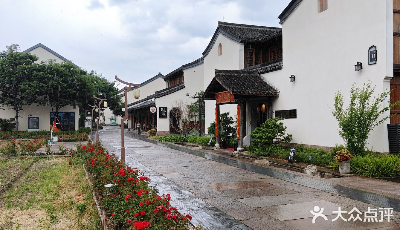 杭州大暴雨！！！连河道都要满出来了！