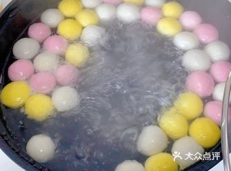 过年就是吃糯叽叽的汤圆和美味的水饺哈