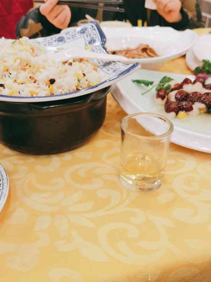 老街饭庄(扬子江北路总店)-"回扬州几次,都在比较贵的地方吃饭.