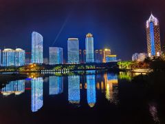 -万绿园