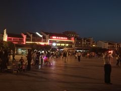 -巴陵广场