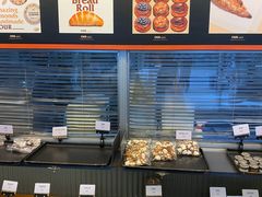 面包甜点陈列柜-OUR Bakery(三里屯太古里店)