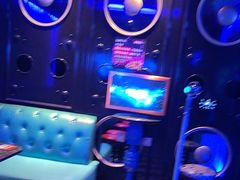 -UK派对KTV(日月广场店)