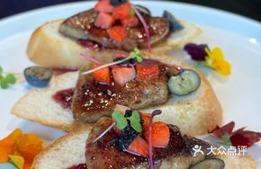 Pan-Seared Foie Gras with Blueberry Sauce