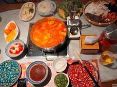 -尚尚仙·酸汤猪手·猪肚鸡火锅(华联万柳购物中心店)