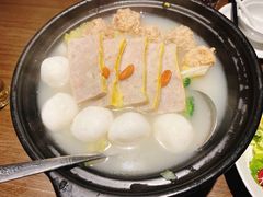 砂锅黄陂三鲜-大中华酒楼·主席武昌鱼·武汉美食地标(江汉路步行街店)