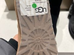 -UGG(燕莎奥特莱斯购物中心店)