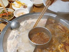 -佬土鹅肠火锅(中建大观店)