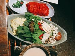-老牌坊云南鱼豆花火锅(哈西万达店)