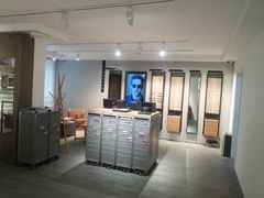 -目艮眼镜SHOWROOM(品牌集合店)