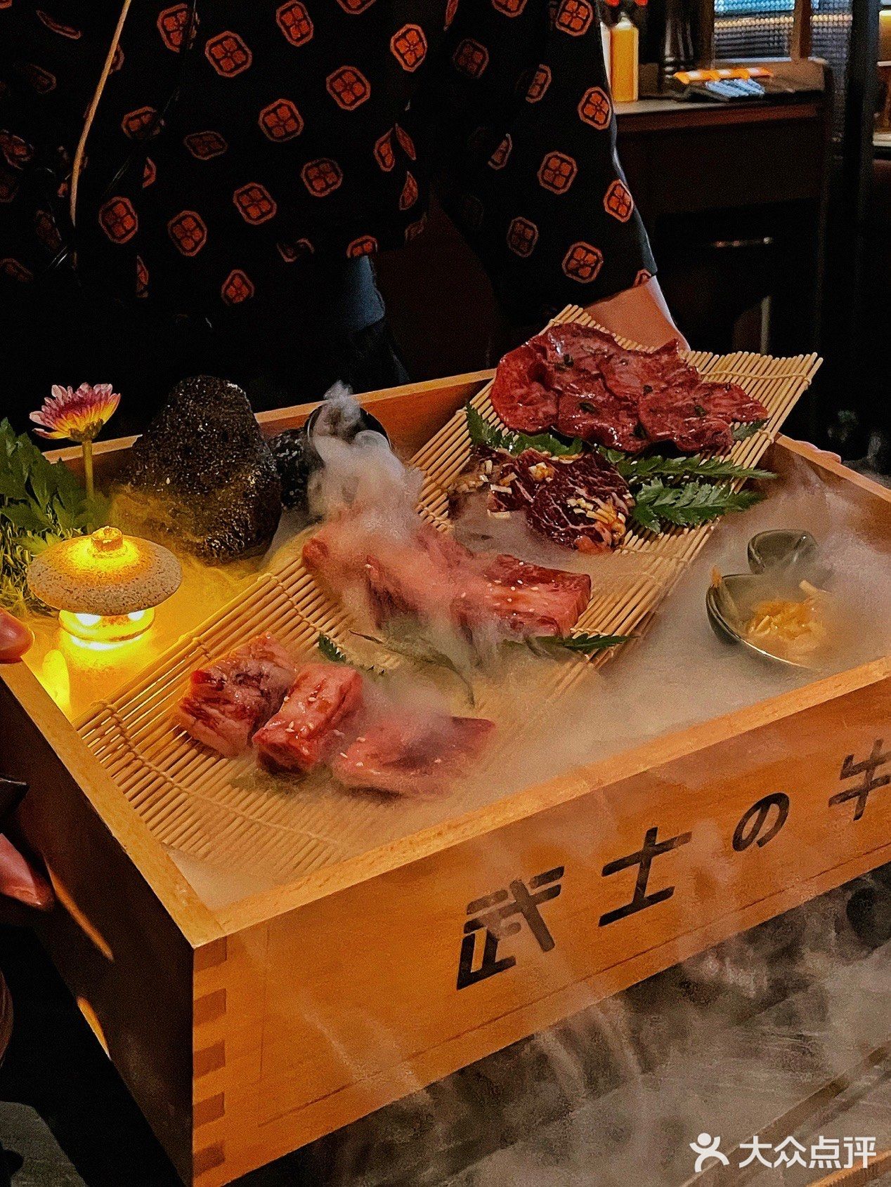 成都探店|跟着陈伟霆去吃烤肉