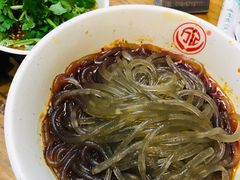 万记特色酸辣粉-万记麻辣烫国展总店