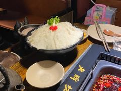 -老牌坊云南鱼豆花火锅(哈西万达店)