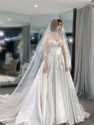 -艾米丽婚纱礼服