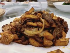 馕丁炒烤肉-巴扎美食·新疆菜·西域歌舞表演餐厅(新疆大厦店)