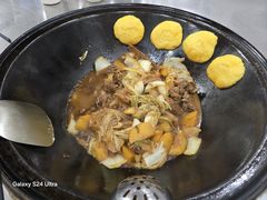 -粘豆包柴火铁锅炖