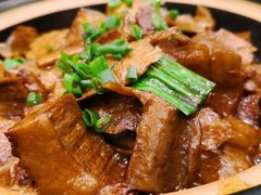 笋干烧肉煲-自游人·美食一楼·地道徽菜(三十年名店)