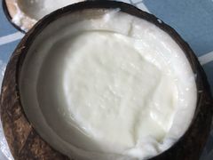 原只椰子炖蛋白-黄师奶甜品店