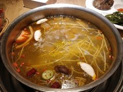 酸萝卜鸭架汤-守柴炉烤鸭(科华中路王府井店)