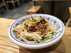 麻辣鸡丝-蒙自源过桥米线(红谷滩万达店)