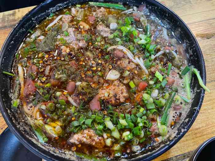 王二娘镇雄小锅米线-"点的菜单第一个小锅米线很有劲道,不过个.