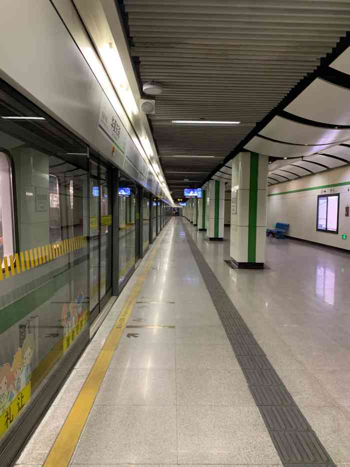 华夏东路地铁站