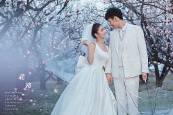 -雪中彩影婚纱摄影·微光艺术中心