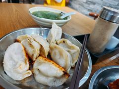 -黄阿姨锅贴大王(万航渡路店)