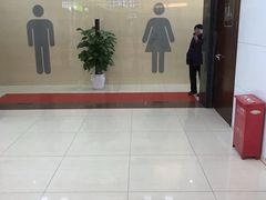 -窦店服务区-停车场