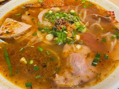 -大头虾越式风味餐厅(光明广场店)