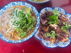 -巍山𤆵肉饵丝