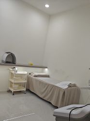 -苗方清颜专业祛痘·皮肤管理