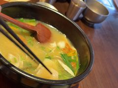 -银米·云南传统过桥米线(双廊黑金冠店)