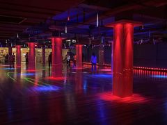 -奔马滚轴溜冰场