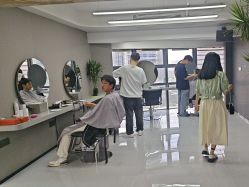 点击看大图 -宫铭烫发染发接发店