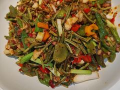 -阿瓦山寨·湘菜现炒·剁椒鱼头王(咸阳总店)