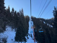 -丝绸之路山地度假区滑雪场